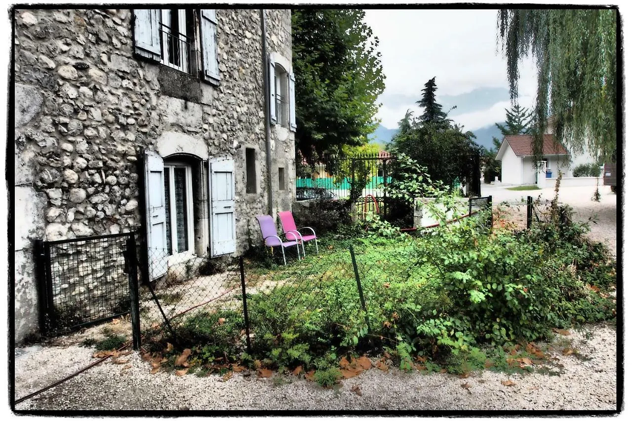Vieux corps de ferme datant de 1675 Crolles Appartement